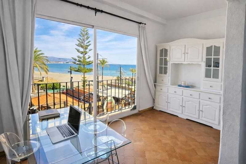 Leilighet midt i bygget til salgs i Puerto Banús