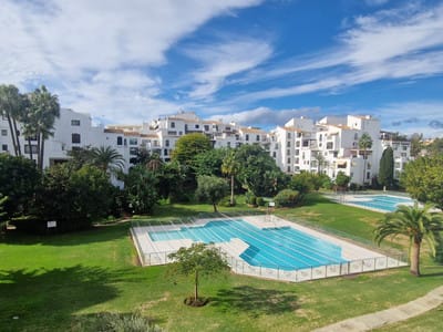 Leilighet midt i bygget til salgs i Puerto Banús
