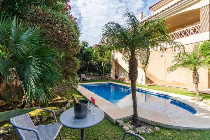 Frittliggende villa til salgs i Riviera del Sol