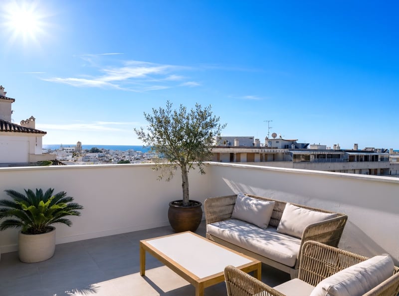 Toppleilighet med 2 soverom til salgs i Estepona