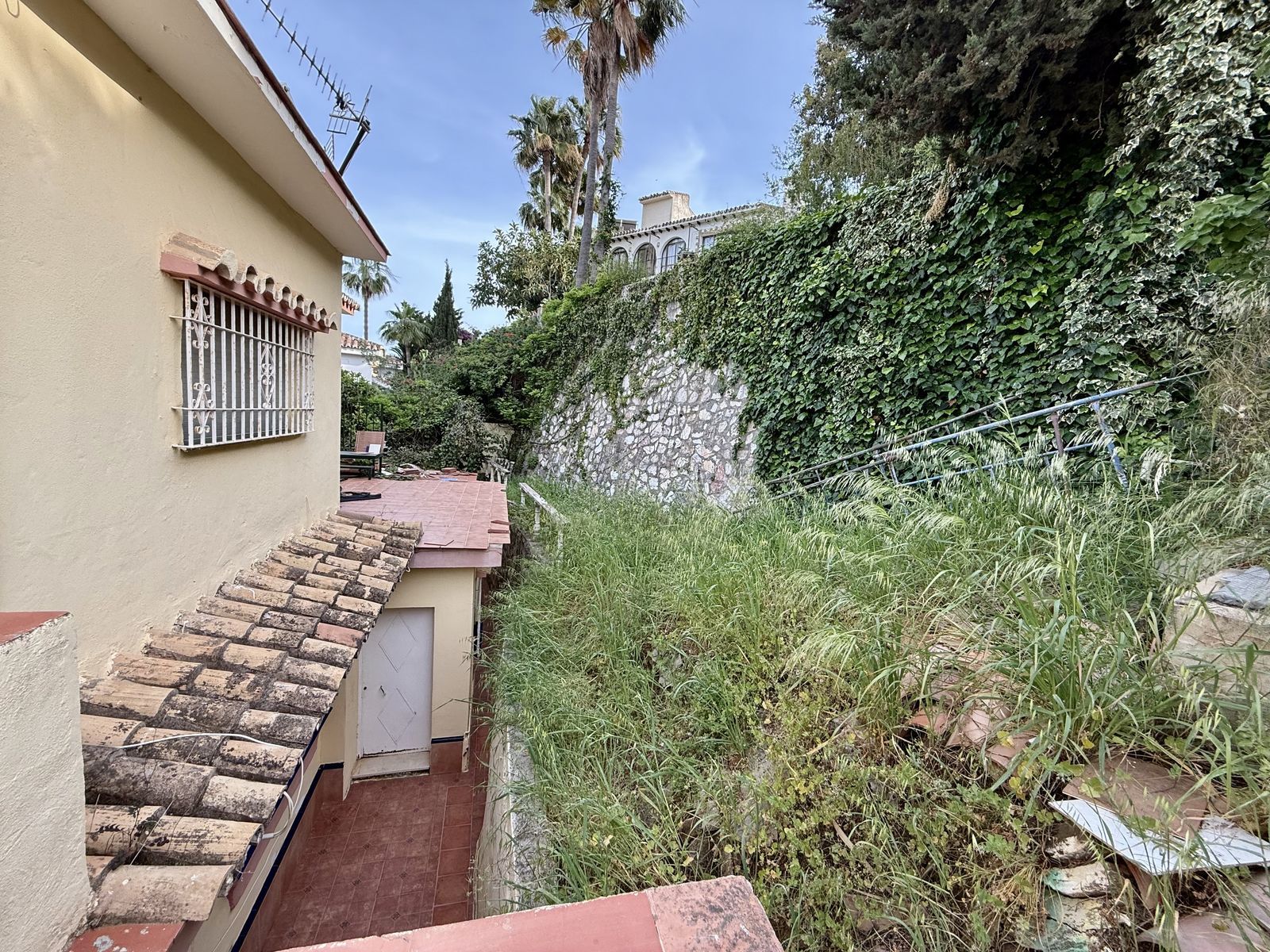 Frittliggende villa til salgs i Calahonda, Bilde 2