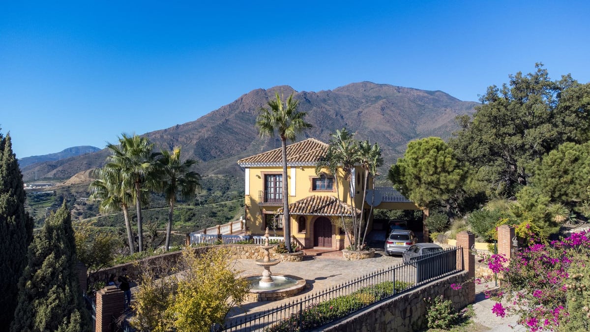 Villa til salgs i Estepona, Bilde 3