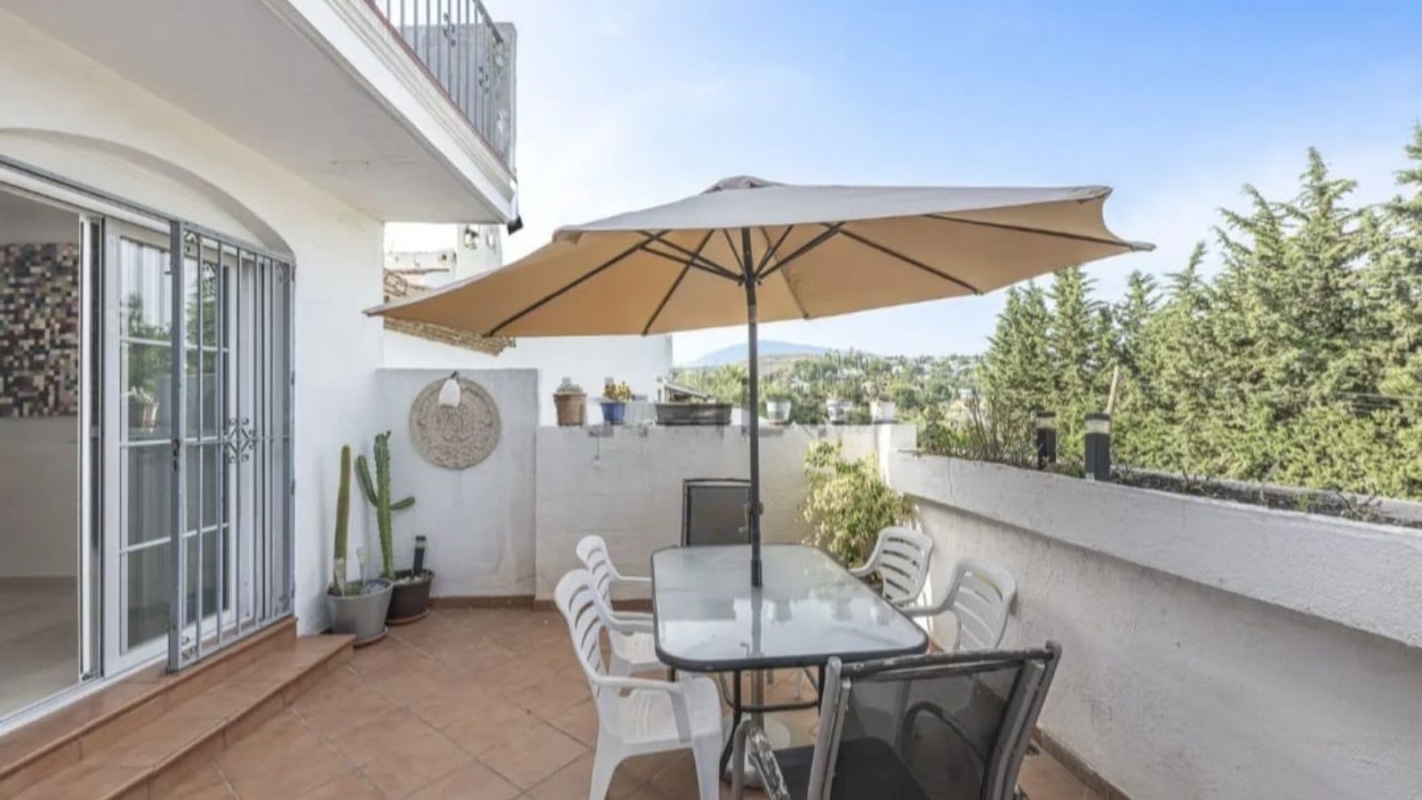 Rekkehus med 3 soverom til salgs i Estepona, Bilde 3
