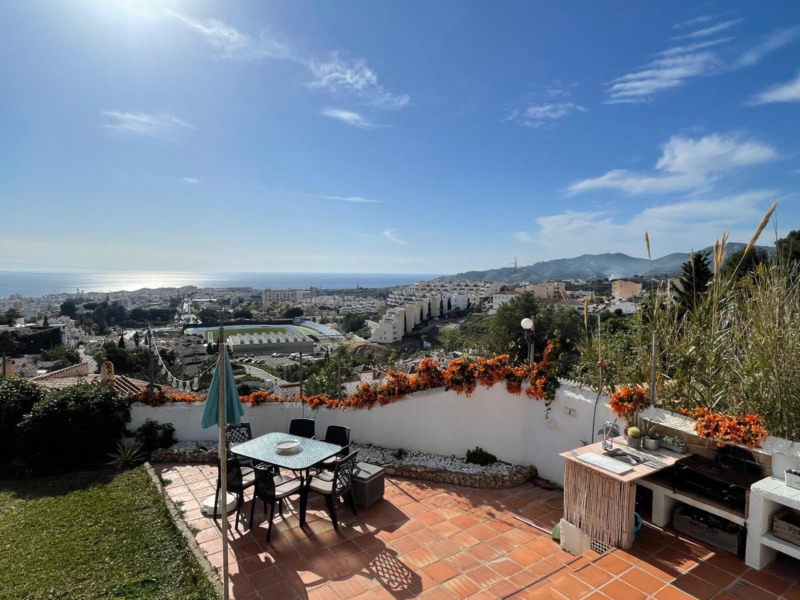 Frittliggende villa til salgs i Nerja, Bilde 3