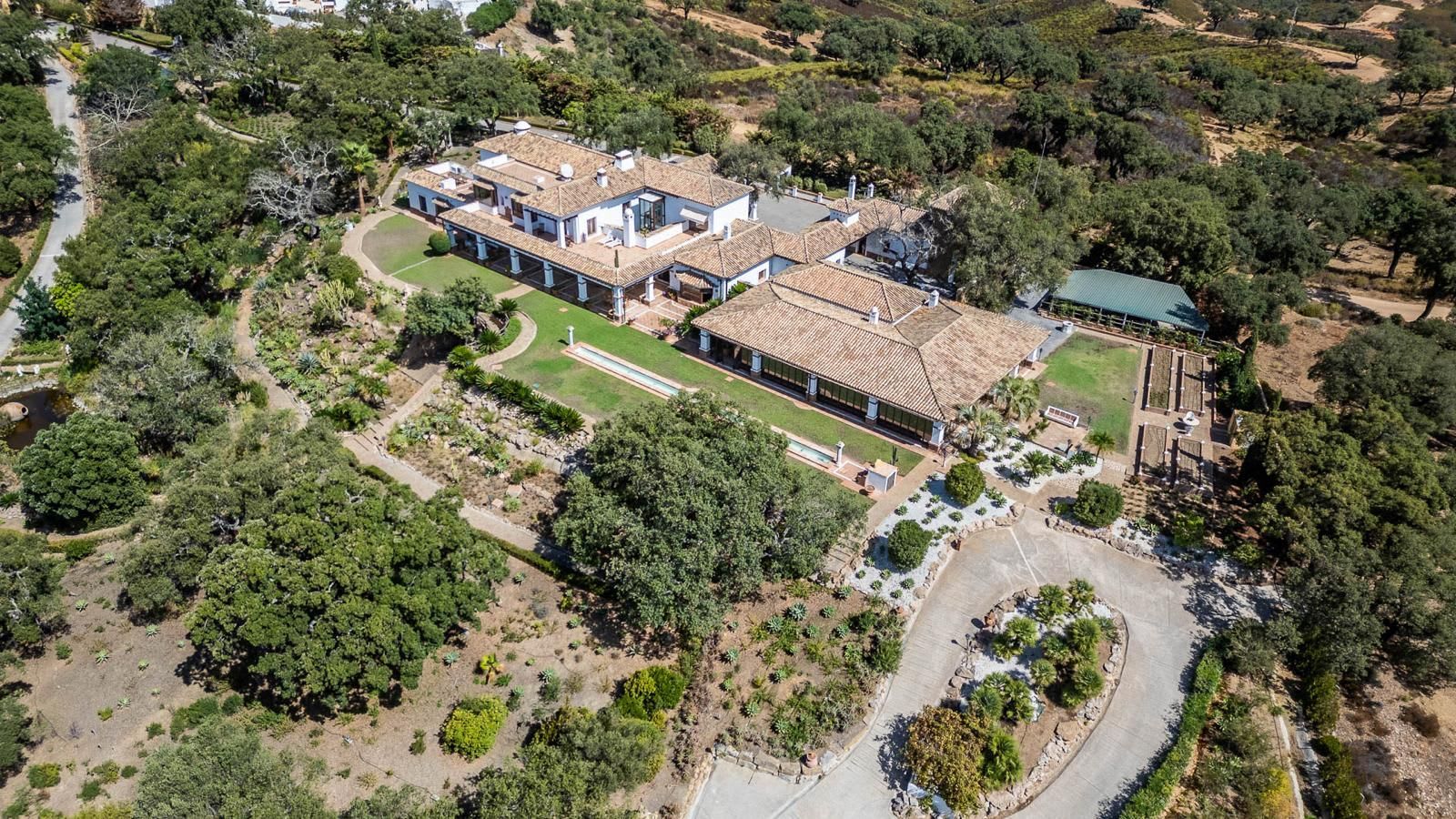 Frittliggende villa til salgs i Marbella, Bilde 2