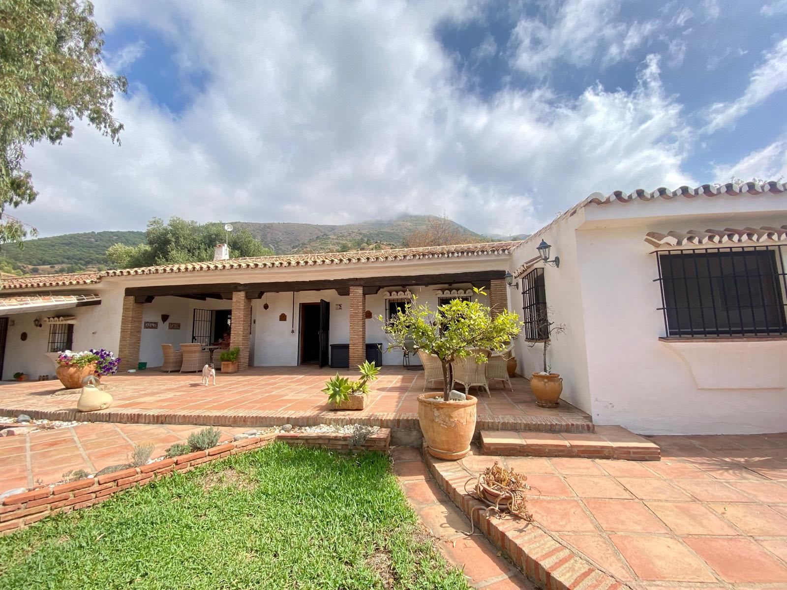 Frittliggende villa til salgs i Valtocado, Mijas, Bilde 3