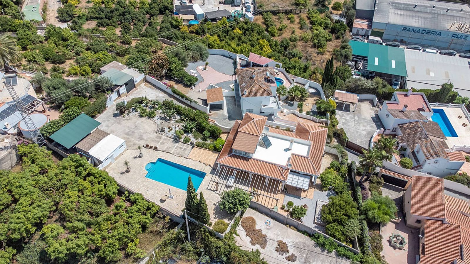 Frittliggende villa til salgs i Nerja, Bilde 2