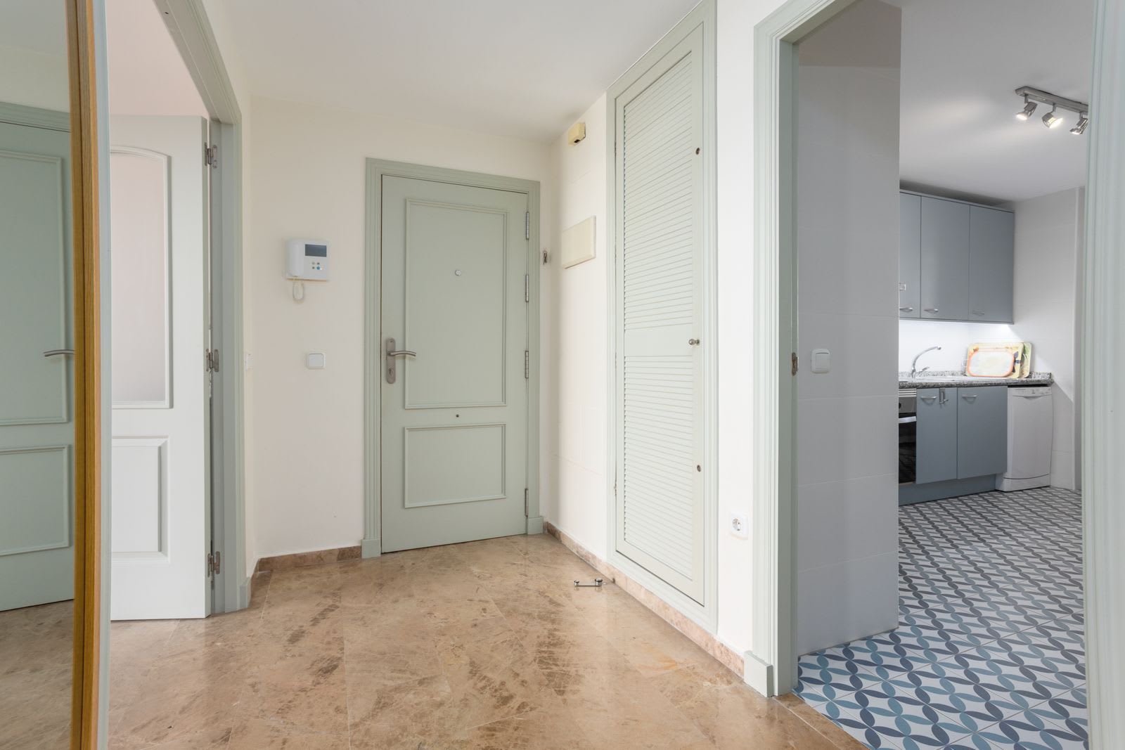 Leilighet midt i bygget til salgs i San Pedro de Alcántara, Bilde 3