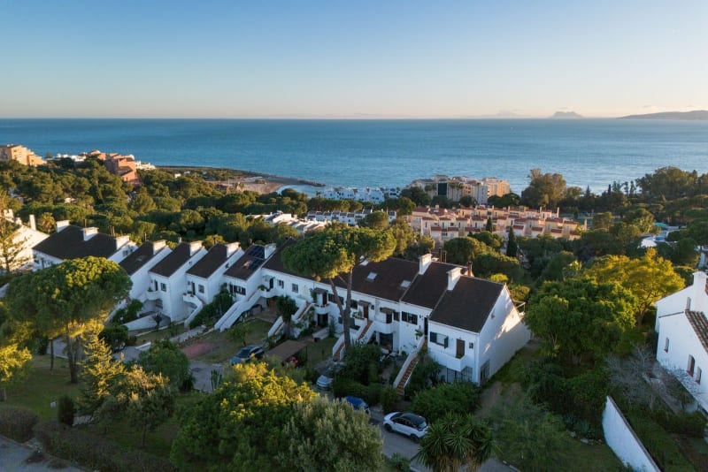 Rekkehus med 4 soverom til salgs i Estepona