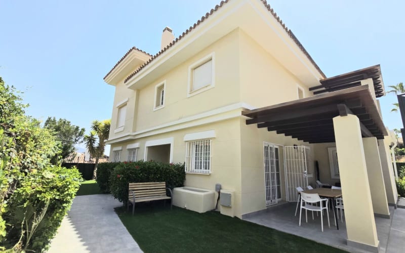 Frittliggende villa til salgs i La Cala Hills
