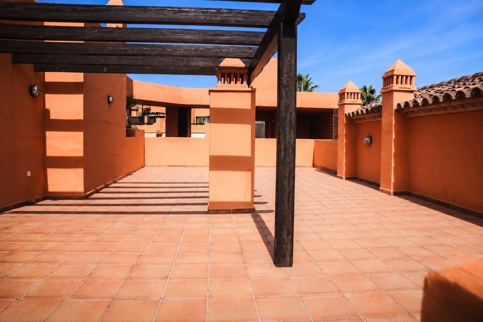 Toppleilighet til salgs i Estepona, Bilde 2