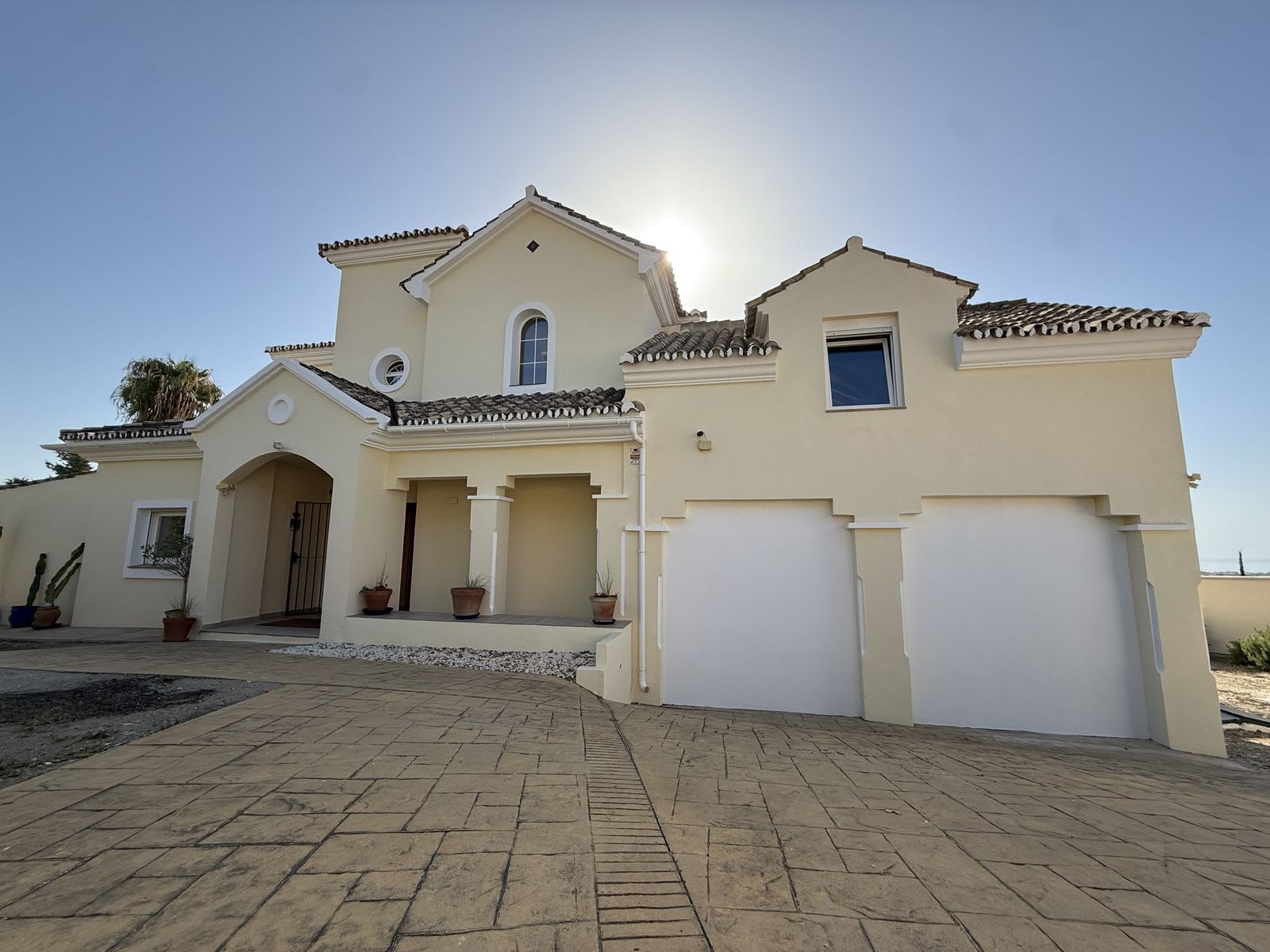 Villa til salgs i Estepona, Bilde 2