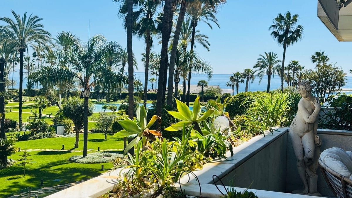Leilighet midt i bygget til salgs i Puerto Banús, Bilde 2