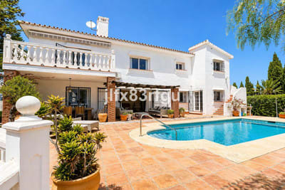 Frittliggende villa til salgs i Riviera del Sol