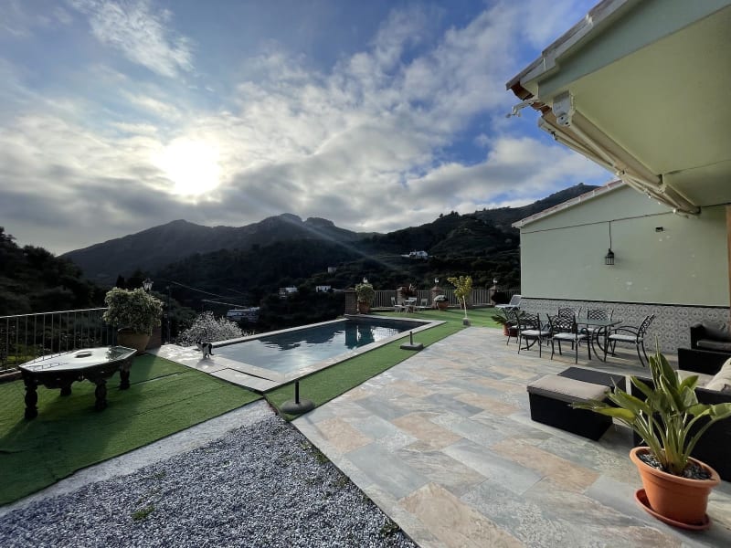 Frittliggende villa til salgs i Nerja