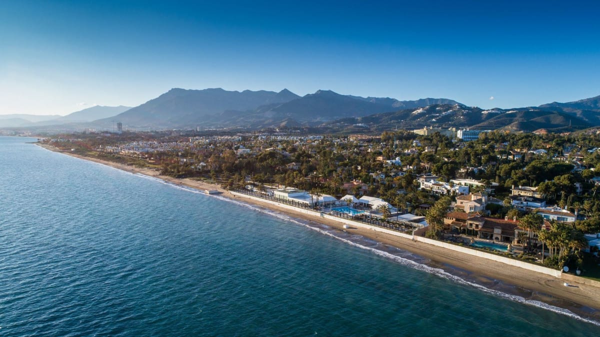 Frittliggende villa til salgs i Los Monteros, Bilde 3