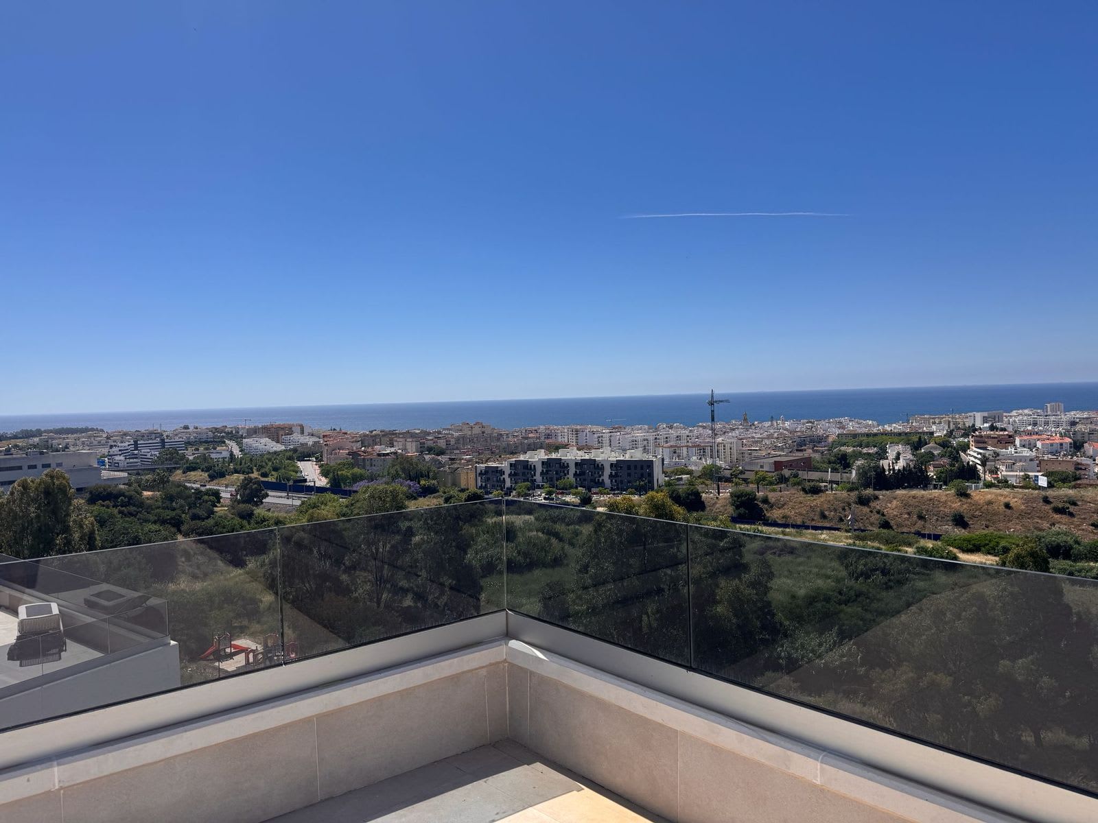 Toppleilighet med 3 soverom til salgs i Estepona, Bilde 3