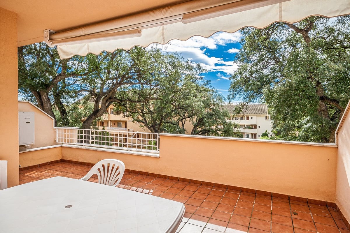 Leilighet midt i bygget til salgs i Elviria, Bilde 2