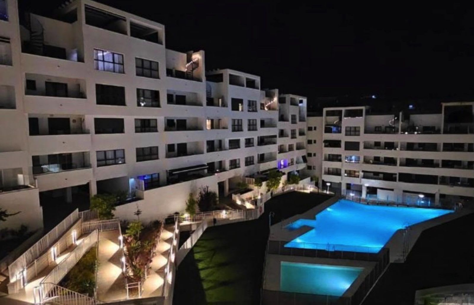 Toppleilighet til salgs i Estepona, Bilde 3