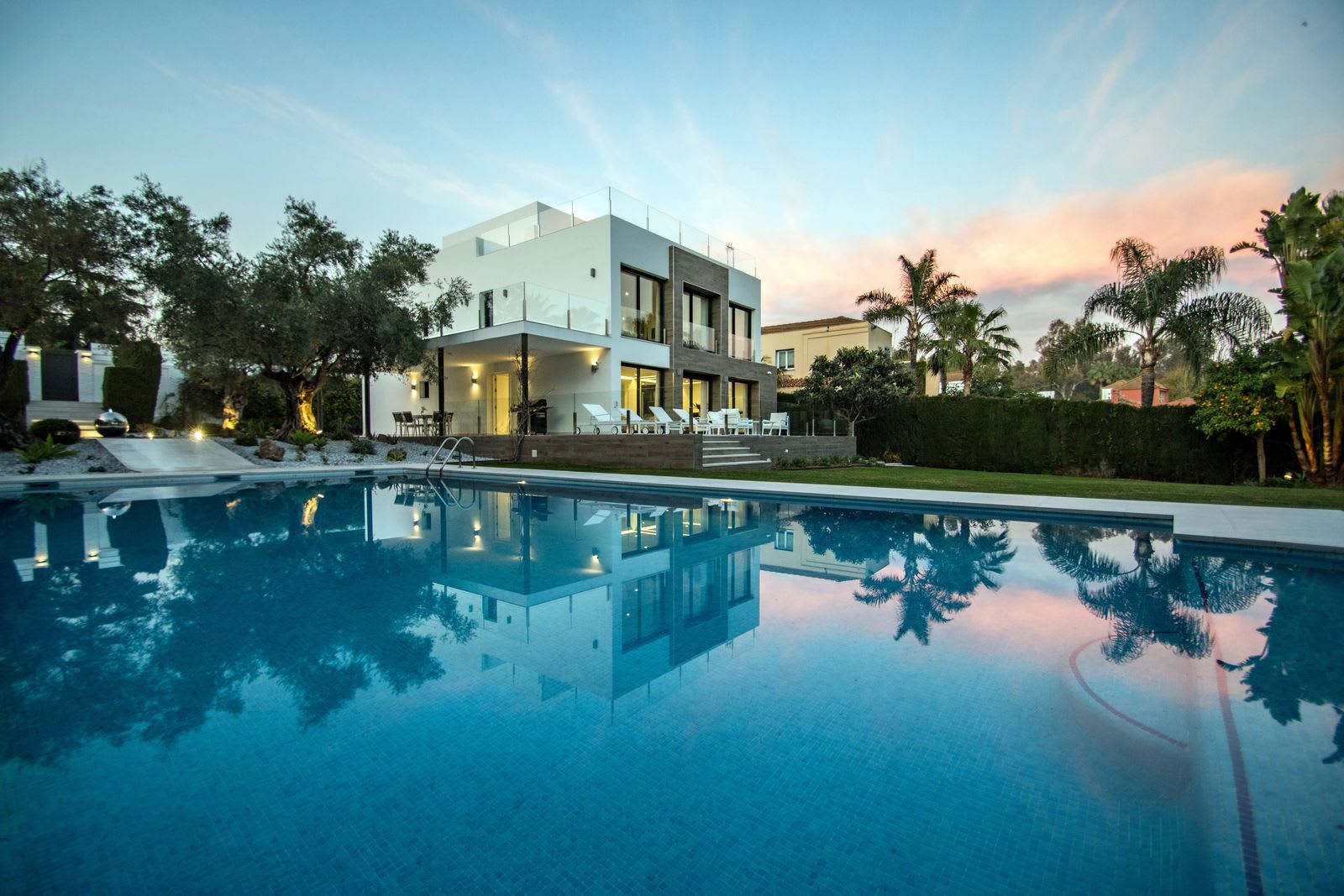 Villa til salgs i Nueva Andalucía, Bilde 3