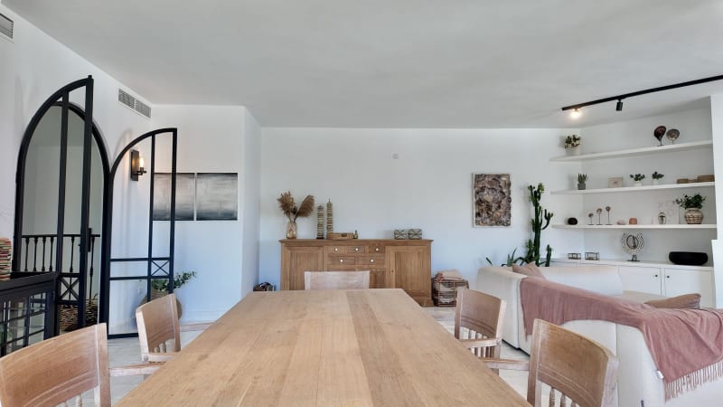Halvpart av tomannsbolig til salgs i Miraflores