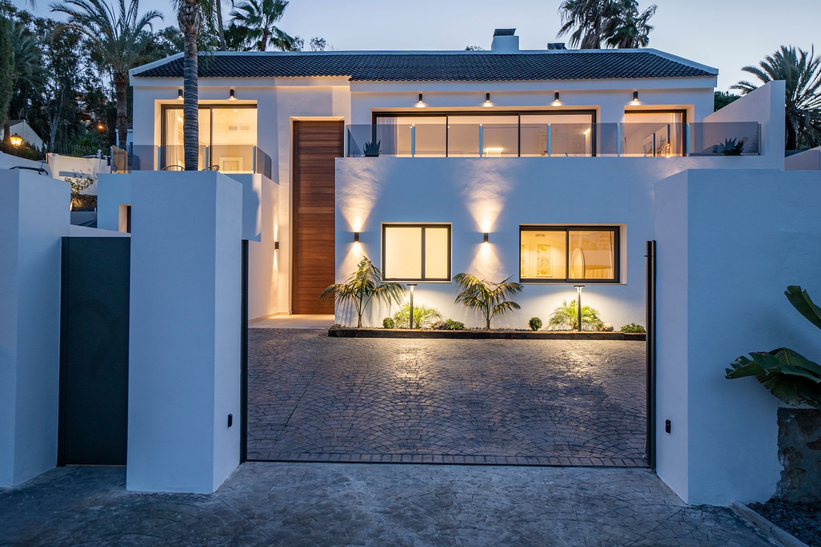 Frittliggende villa til salgs i Nueva Andalucía, Marbella, Bilde 3