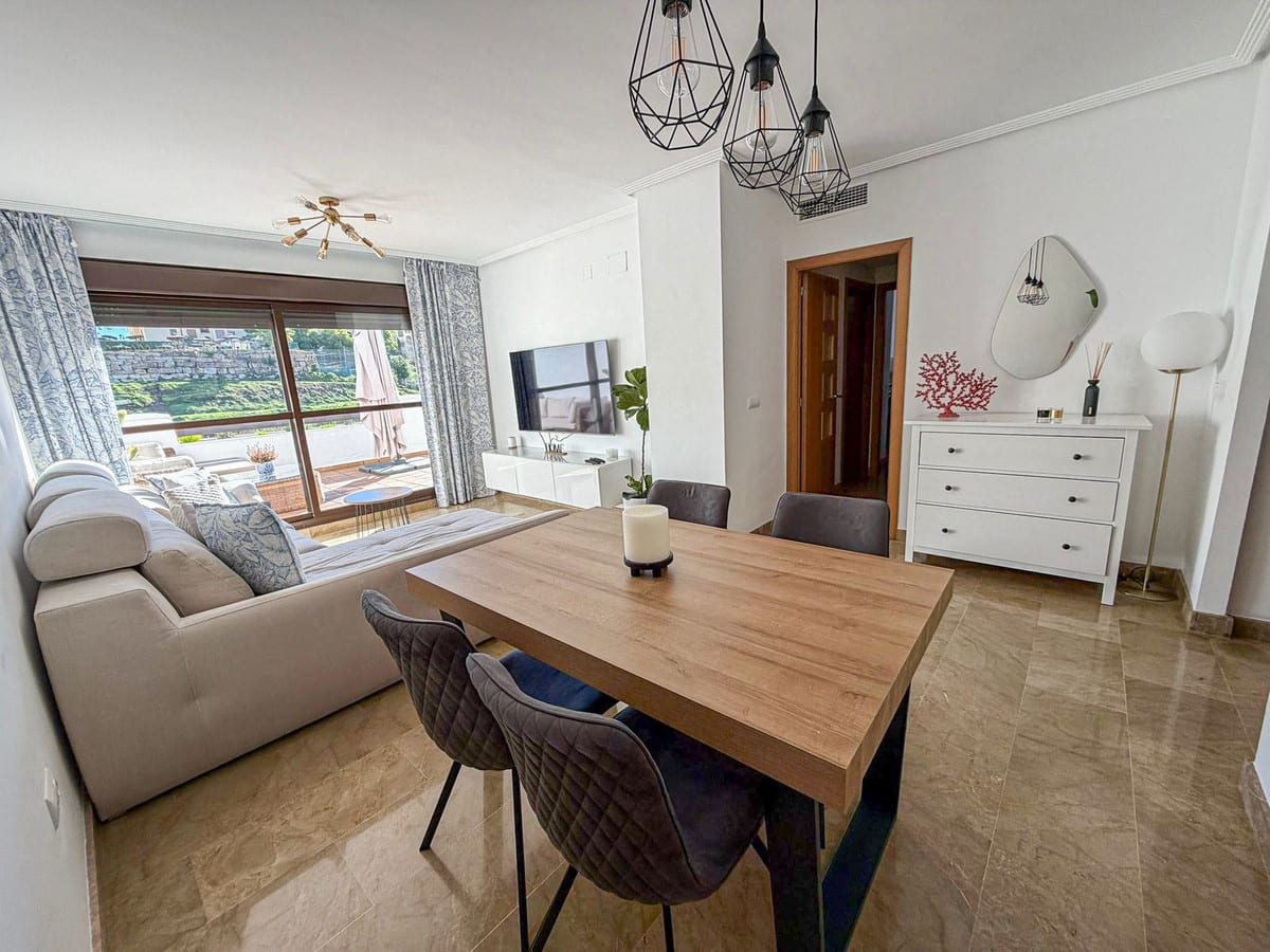 Leilighet midt i bygget til salgs i Selwo, Bilde 2