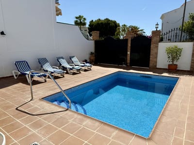 Frittliggende villa til salgs i Nerja, Bilde 2