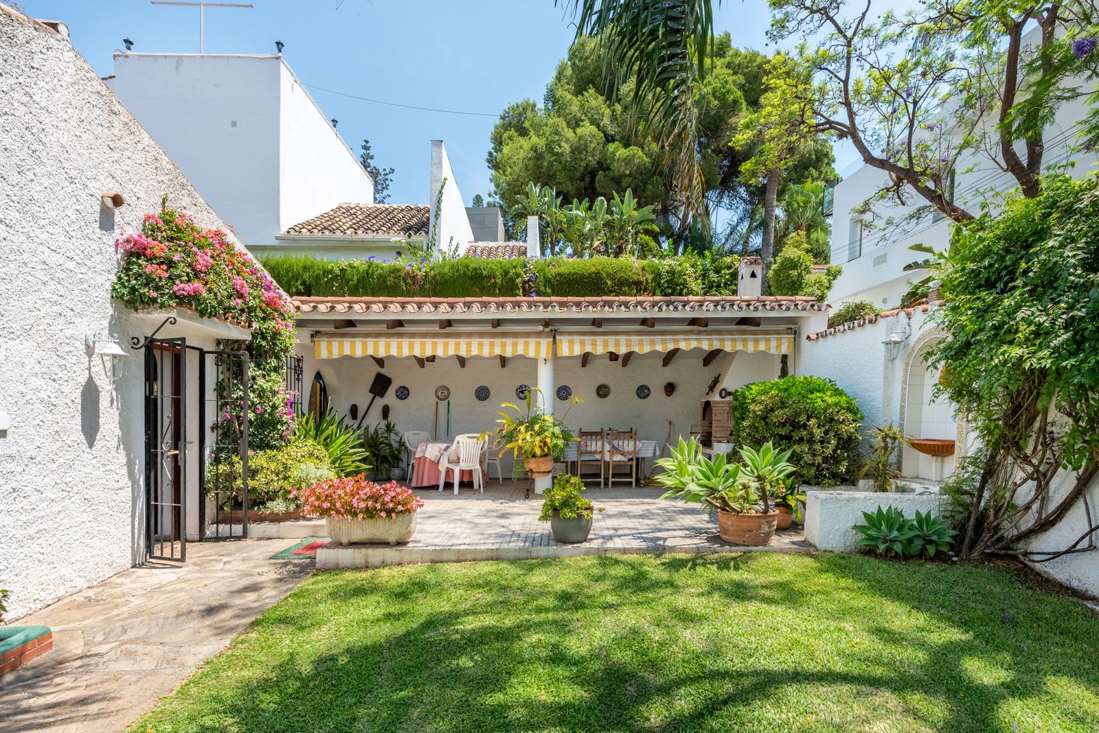 Frittliggende villa til salgs i Nueva Andalucía, Bilde 2