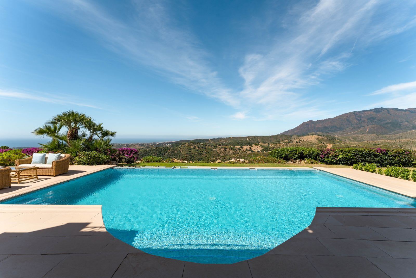 Villa til salgs i Estepona, Bilde 2