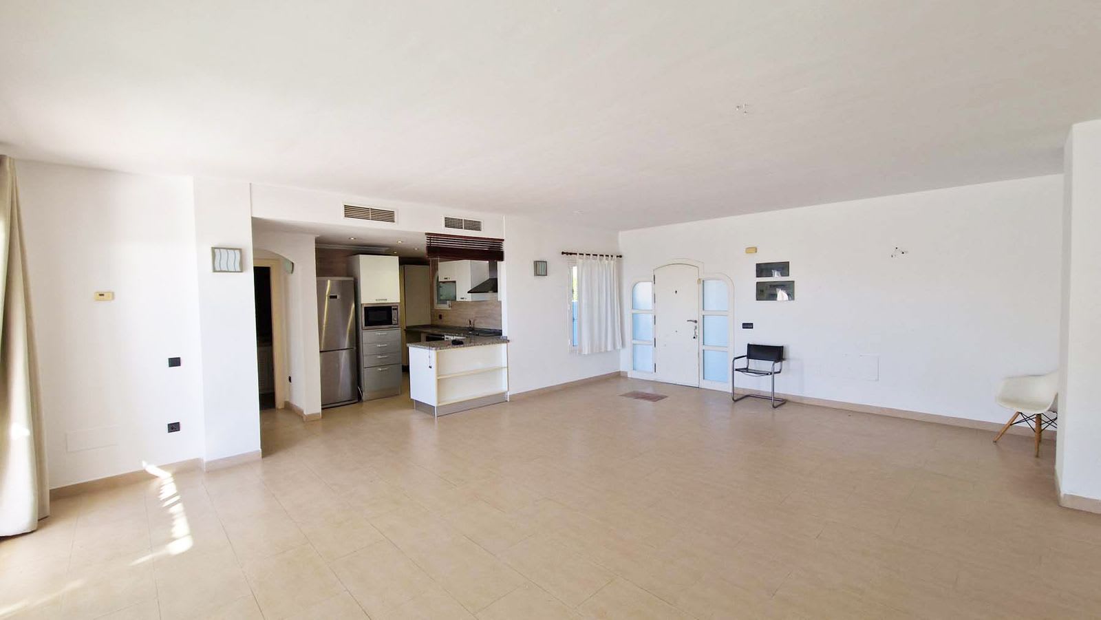 Leilighet midt i bygget til salgs i Benalmadena Costa, Bilde 3
