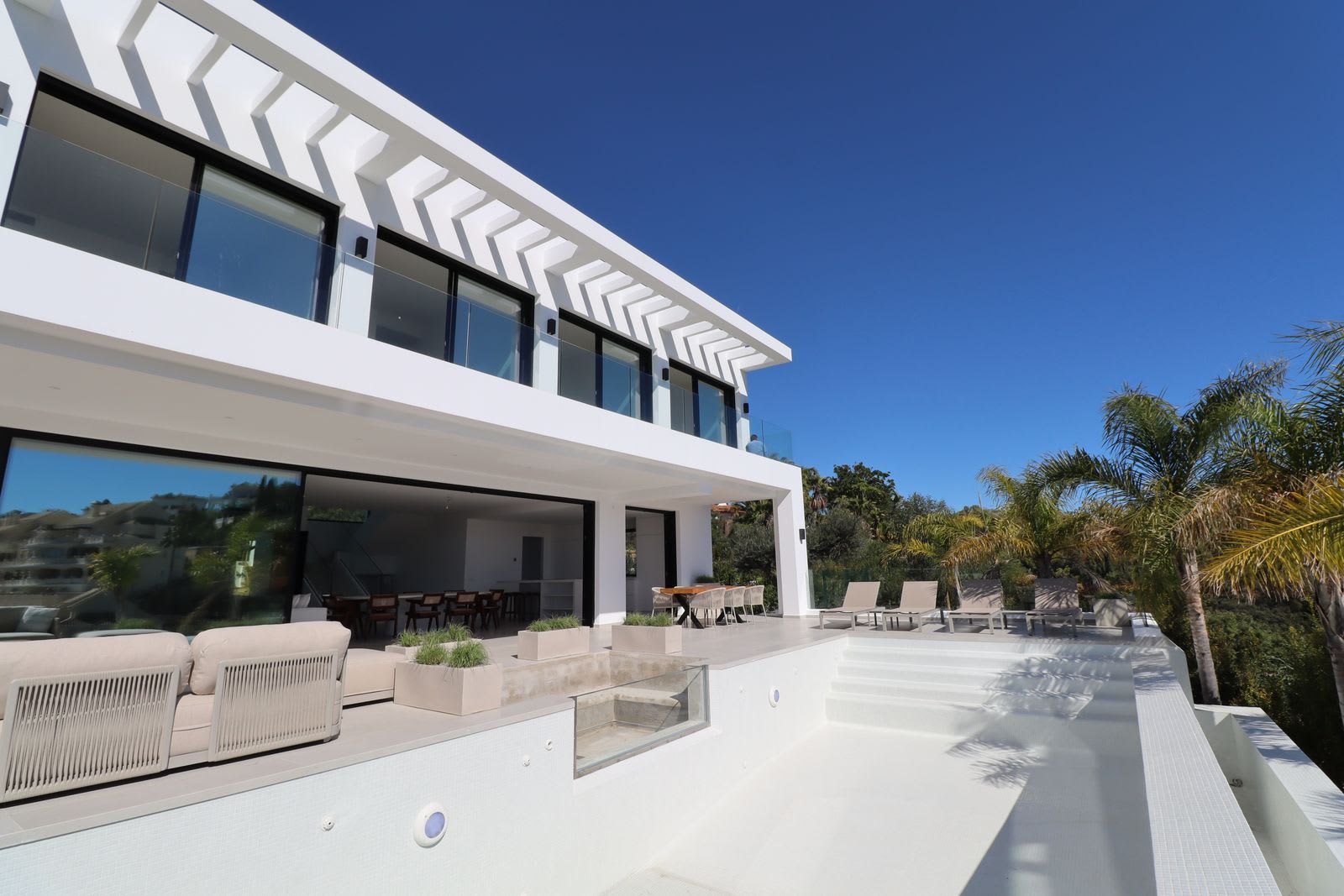 Frittliggende villa til salgs i Elviria, Bilde 3