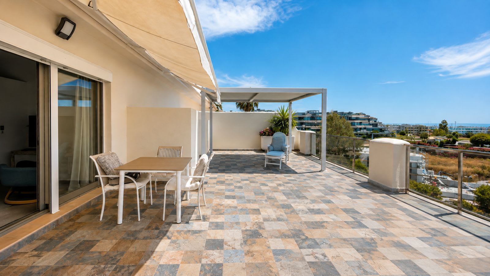 Penthouse til salgs i New Golden Mile, Bilde 3