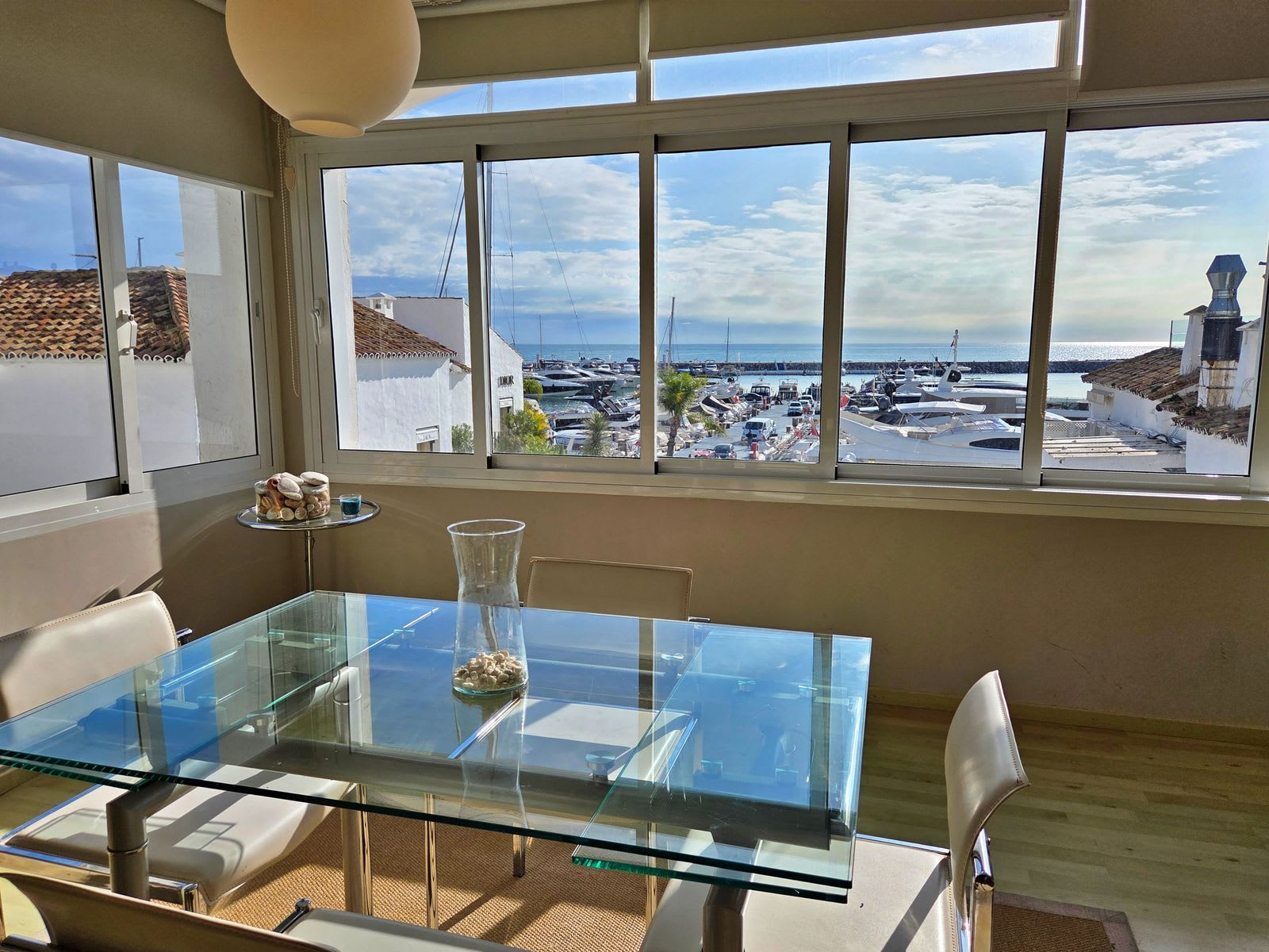 Leilighet midt i bygget til salgs i Puerto Banús, Bilde 3