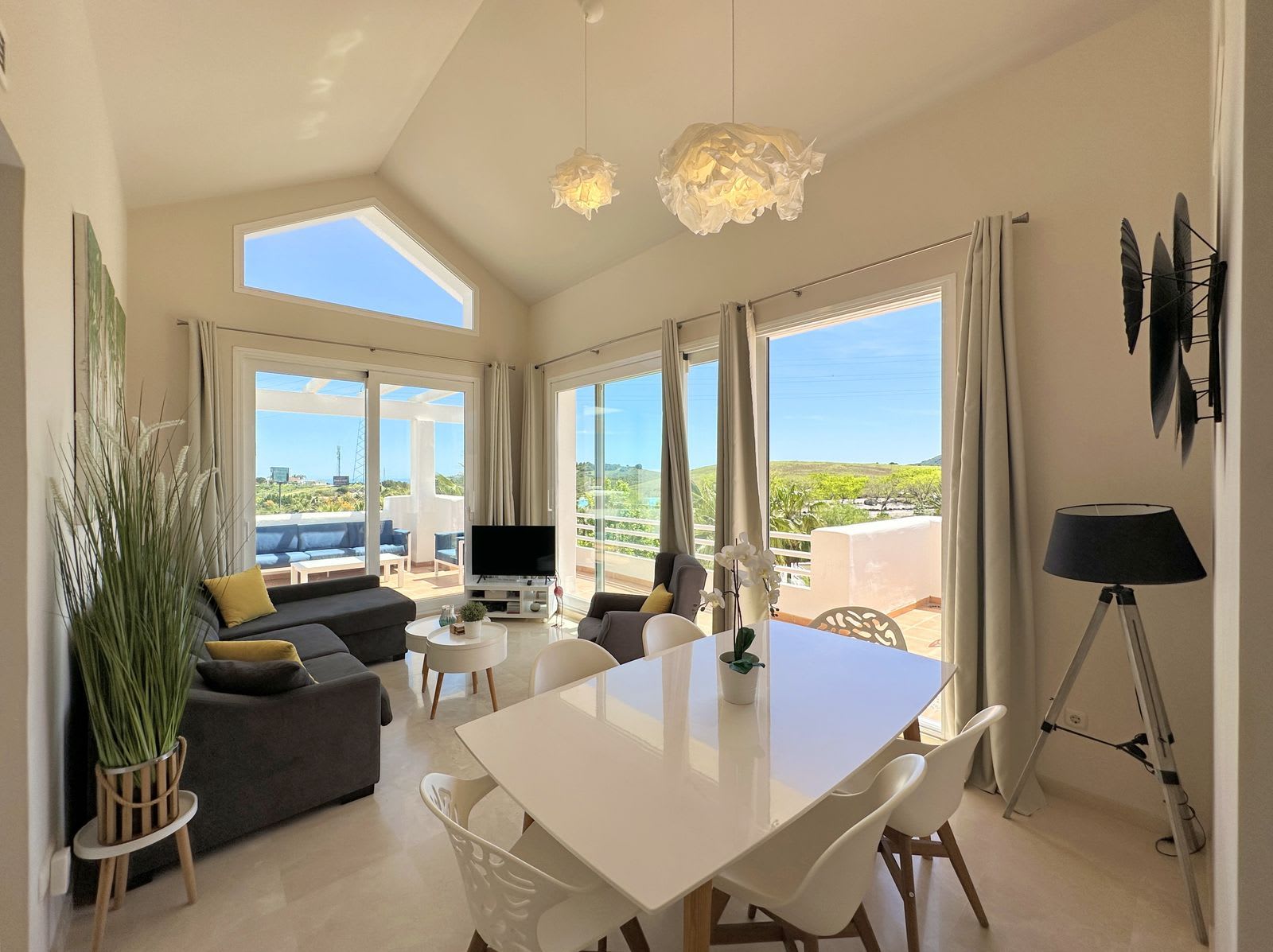 Penthouse til salgs i Casares Playa, Bilde 2