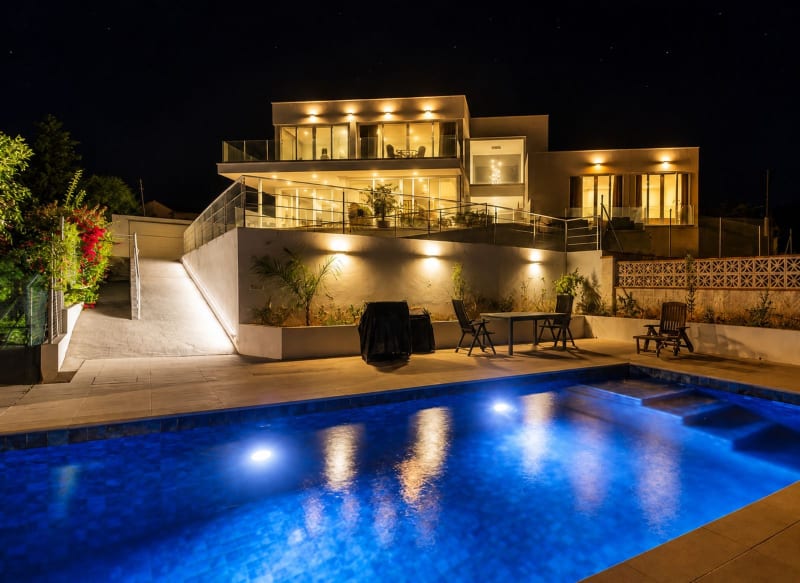 Villa til salgs i Estepona