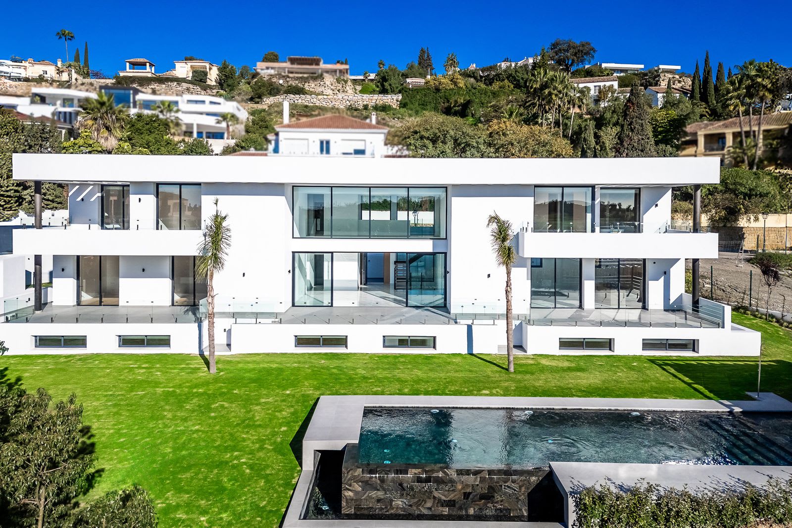 Frittliggende villa til salgs i Paraíso Alto, Benahavís, Bilde 3