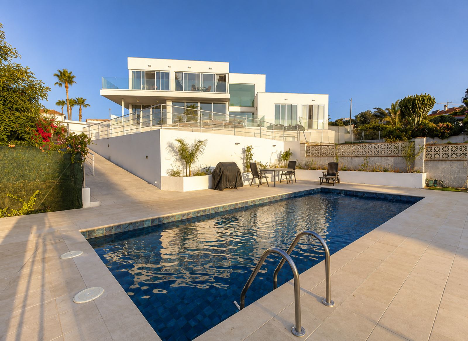 Villa til salgs i Estepona, Bilde 2