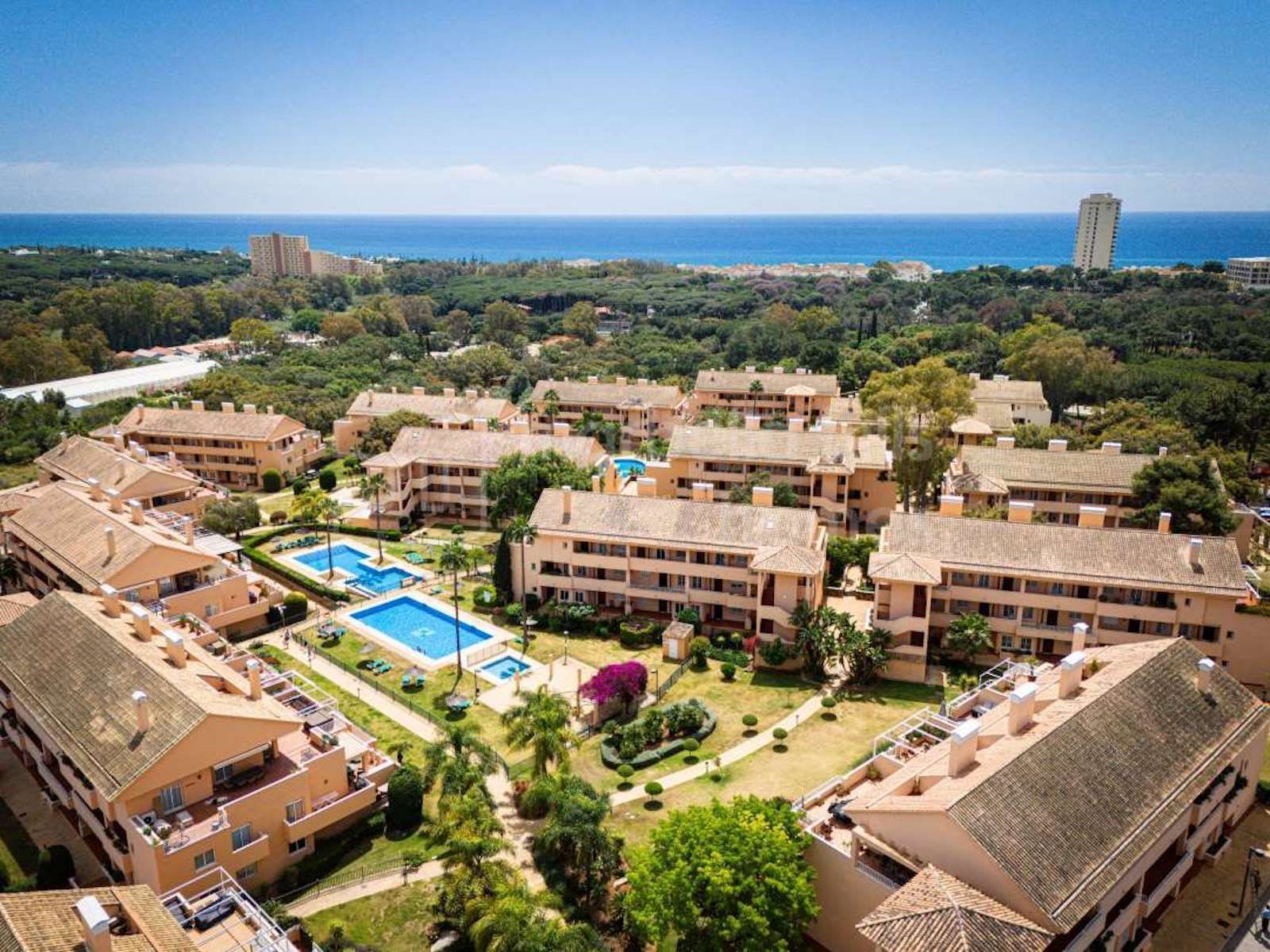 Leilighet midt i bygget til salgs i Elviria, Bilde 3