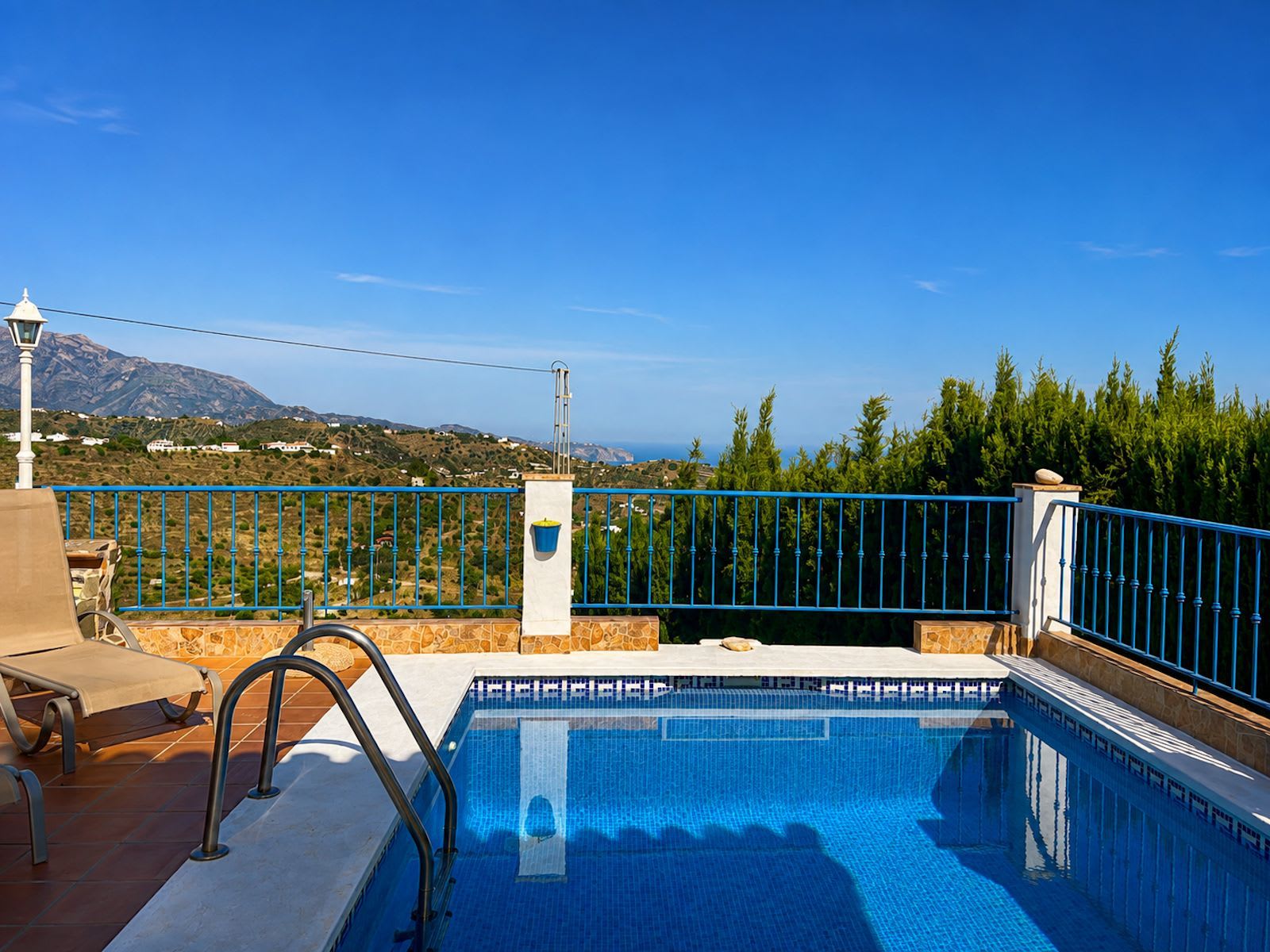 Frittliggende villa til salgs i Torrox, Bilde 3