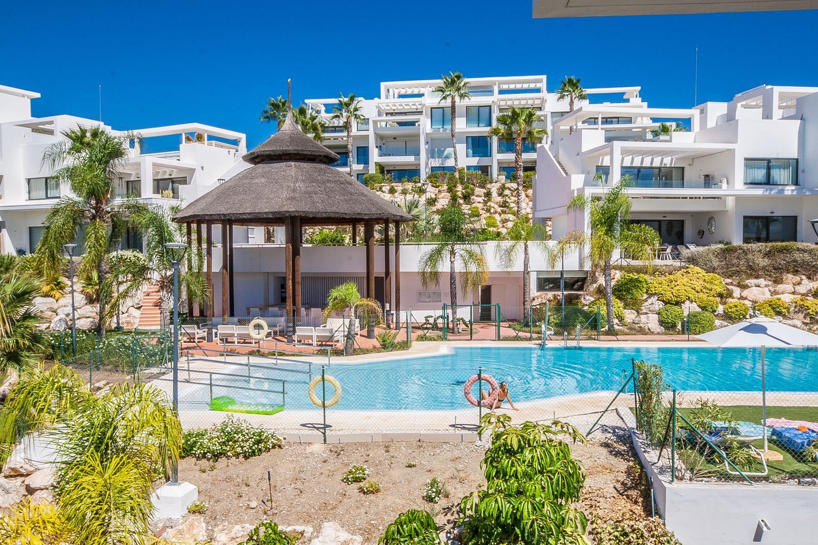 Duplex-penthouse til salgs i Benahavís, Bilde 3