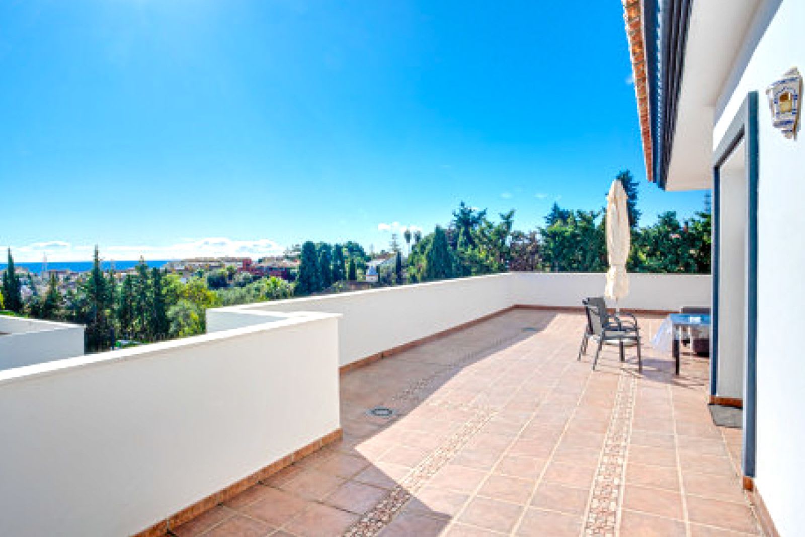 Frittliggende villa til salgs i Marbella, Bilde 3