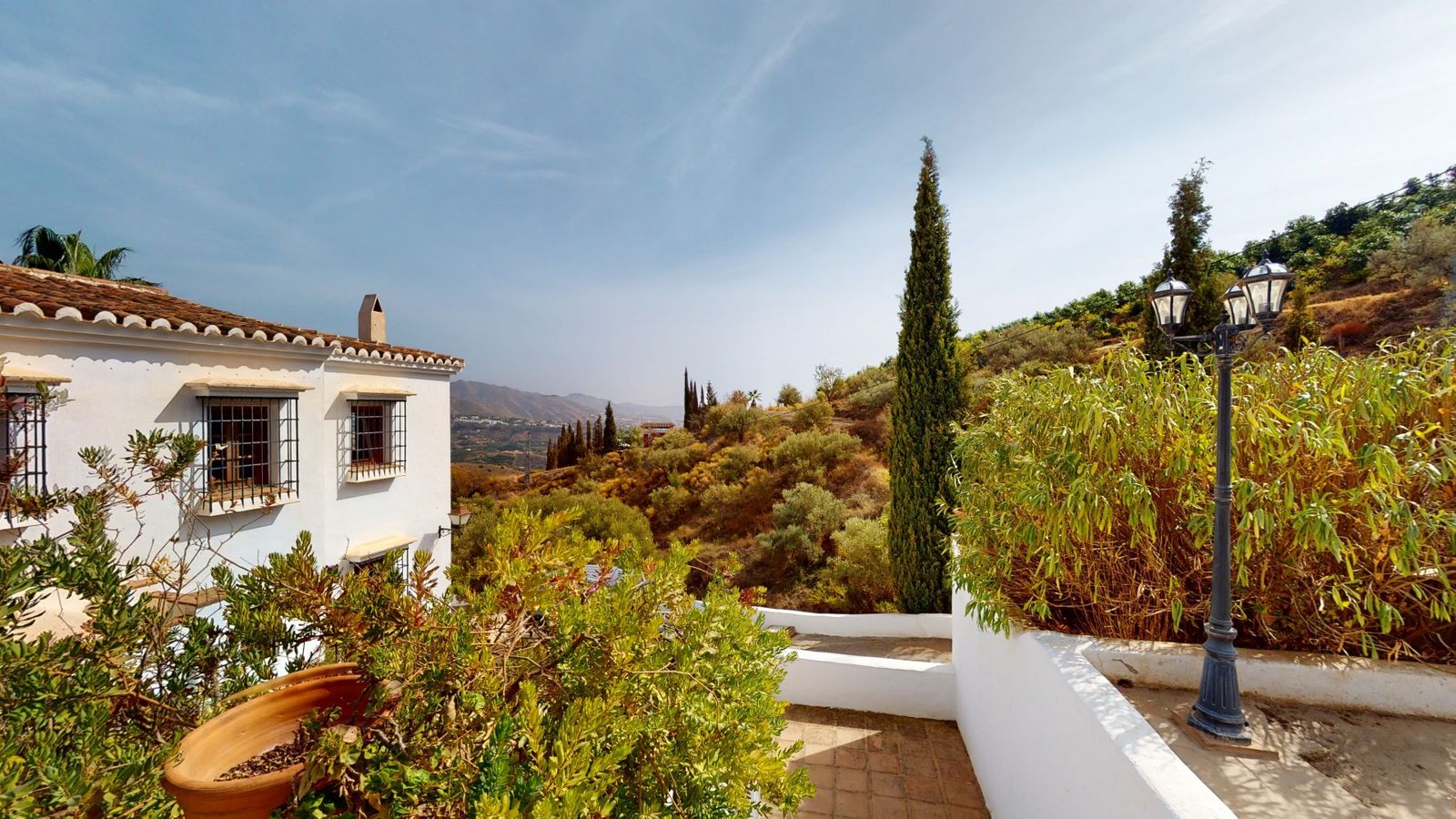 Frittliggende villa til salgs i Torrox, Bilde 3