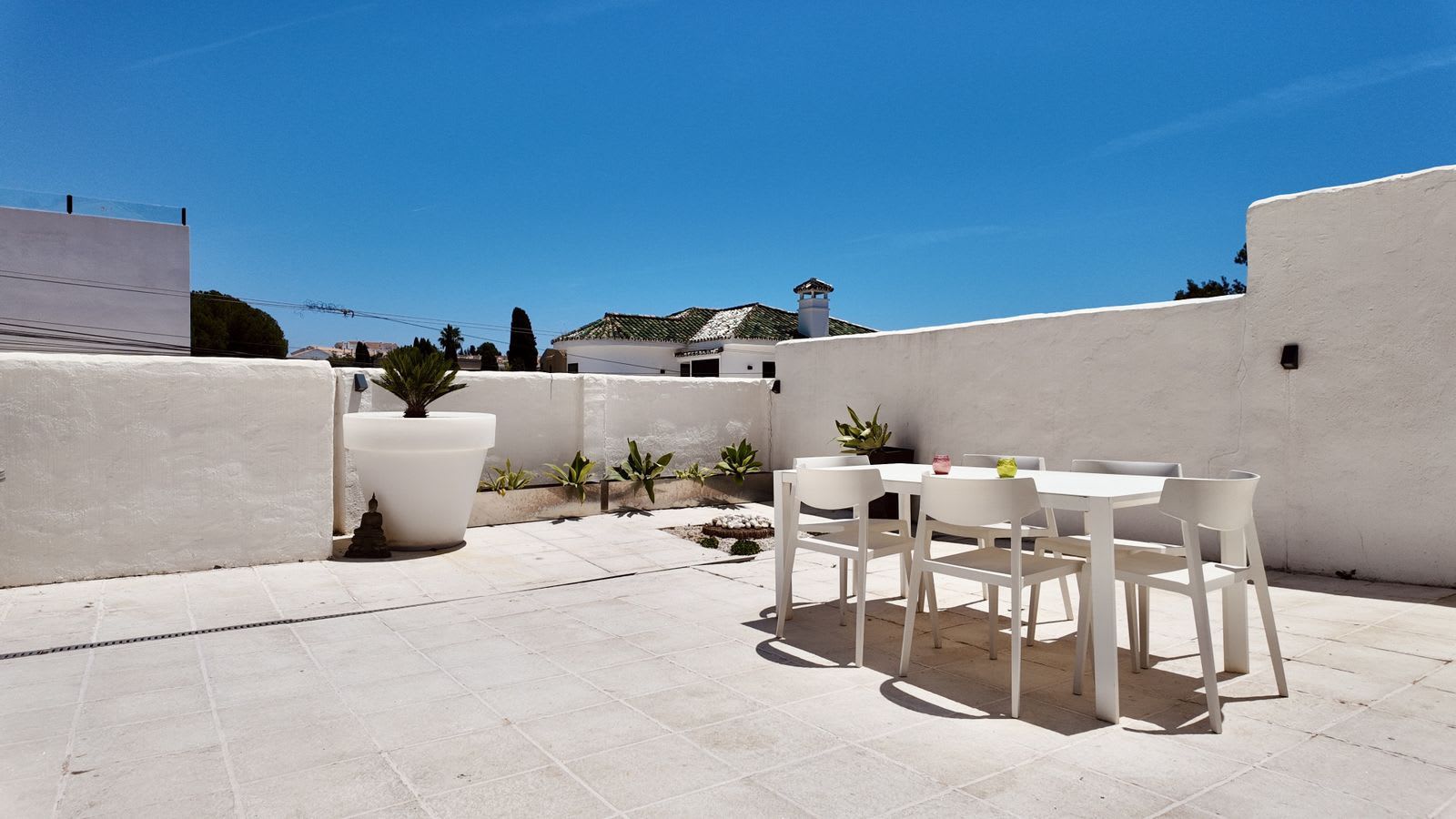 Frittliggende villa til salgs i Nueva Andalucía, Bilde 3