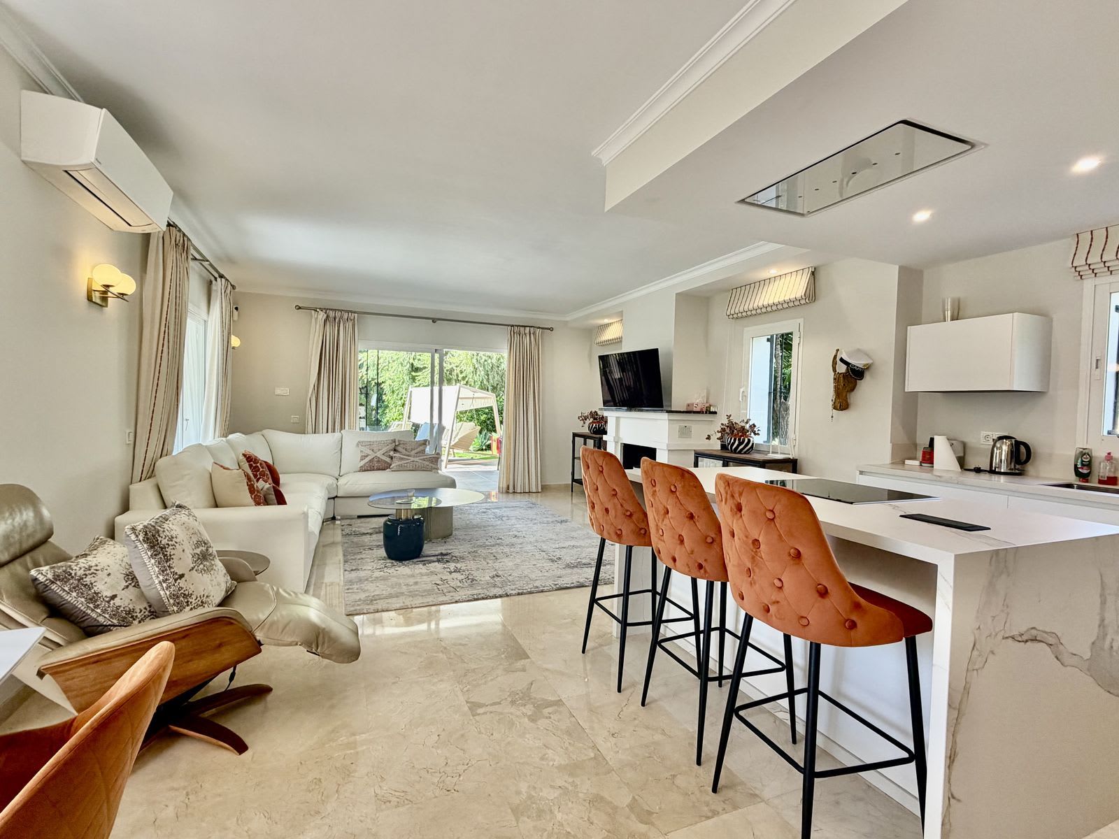 Frittliggende villa til salgs i El Rosario, Marbella, Bilde 3
