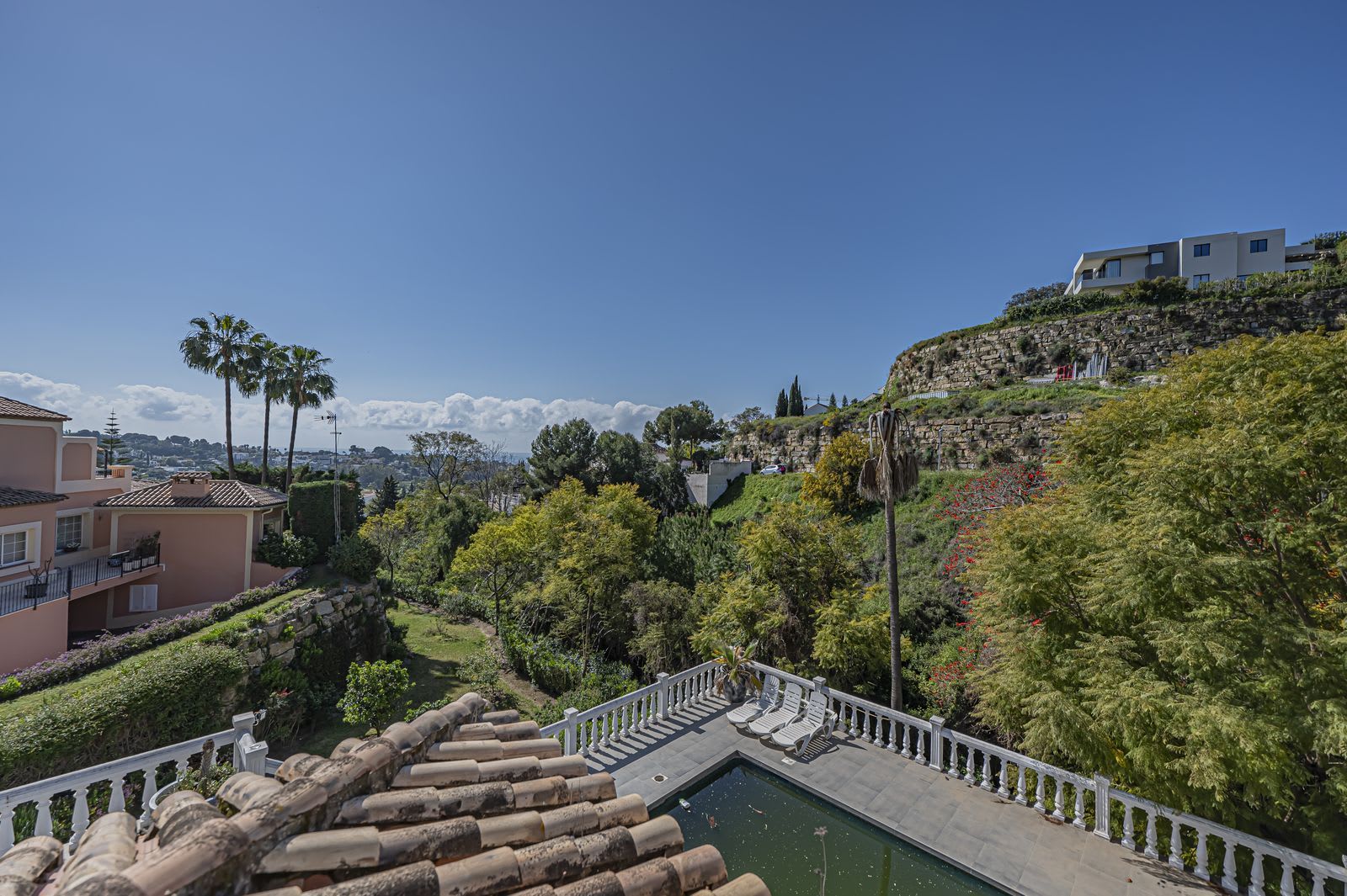 Frittliggende villa til salgs i El Paraiso, Bilde 3