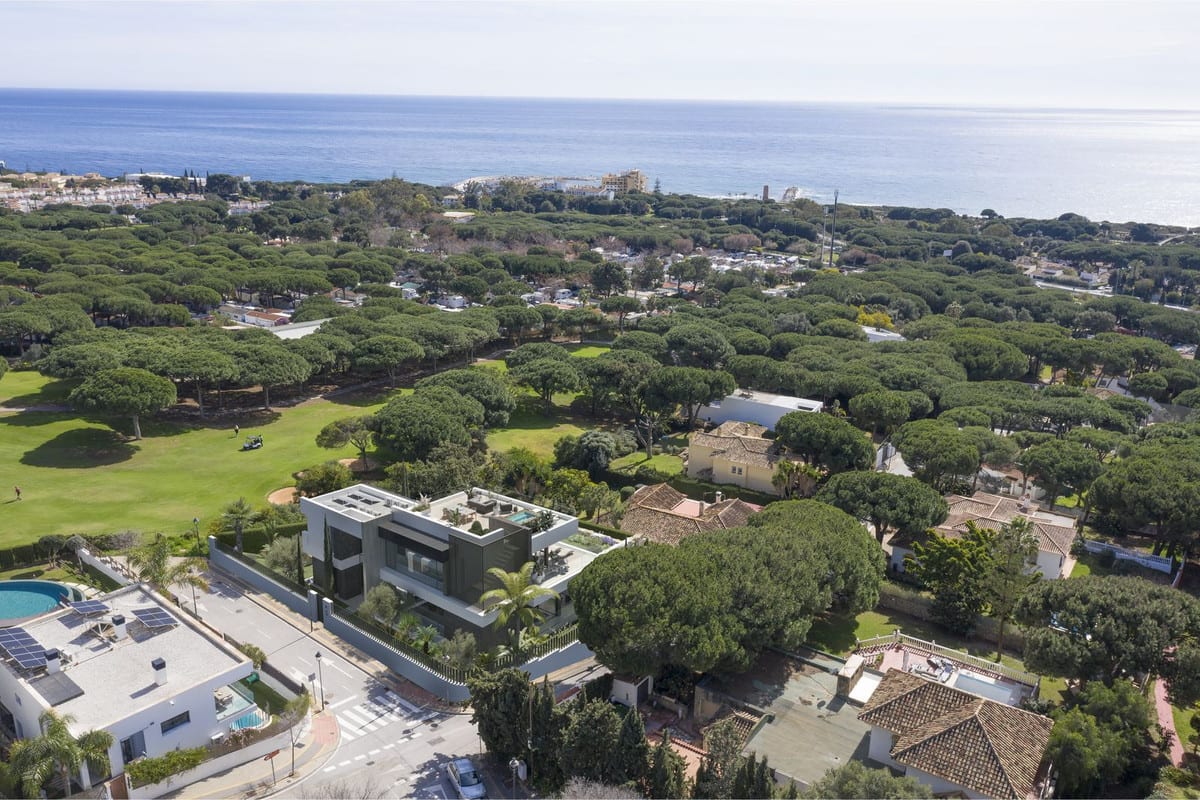 Frittliggende villa til salgs i Cabopino, Bilde 2