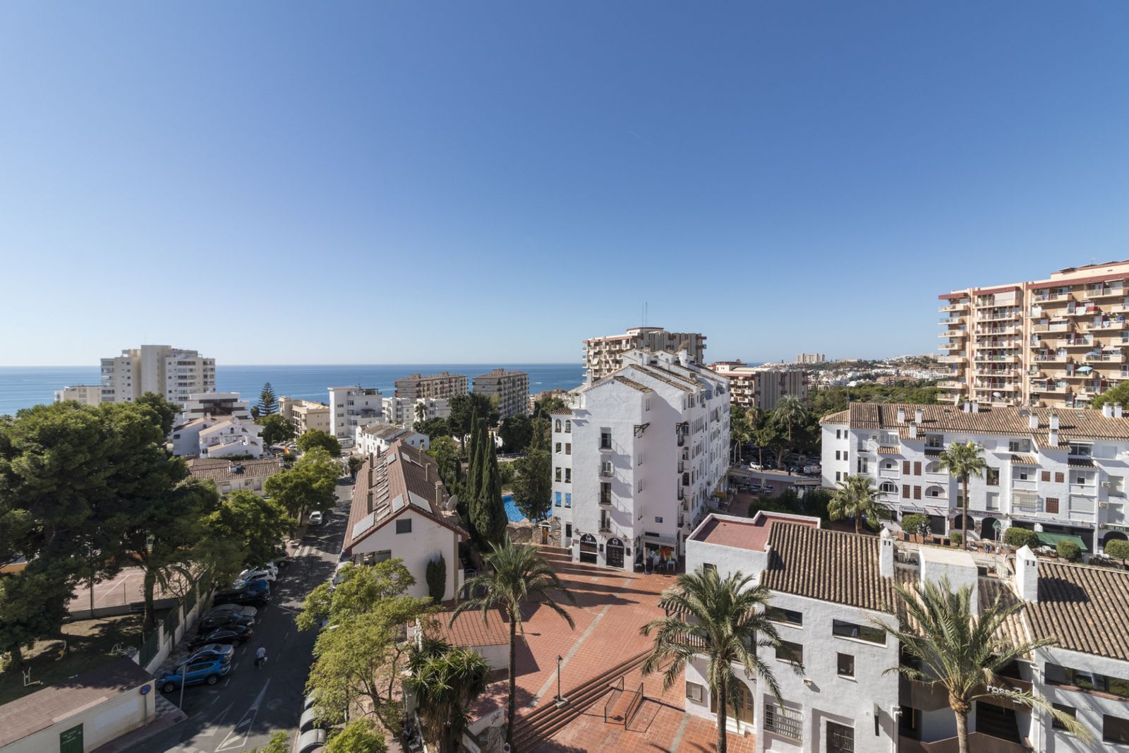 Leilighet midt i bygget til salgs i Benalmadena Costa, Bilde 2