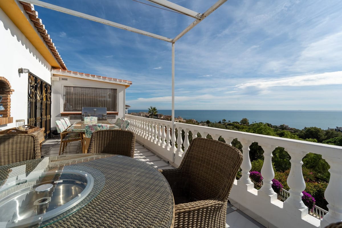 Frittliggende villa til salgs i Torremuelle, Bilde 2