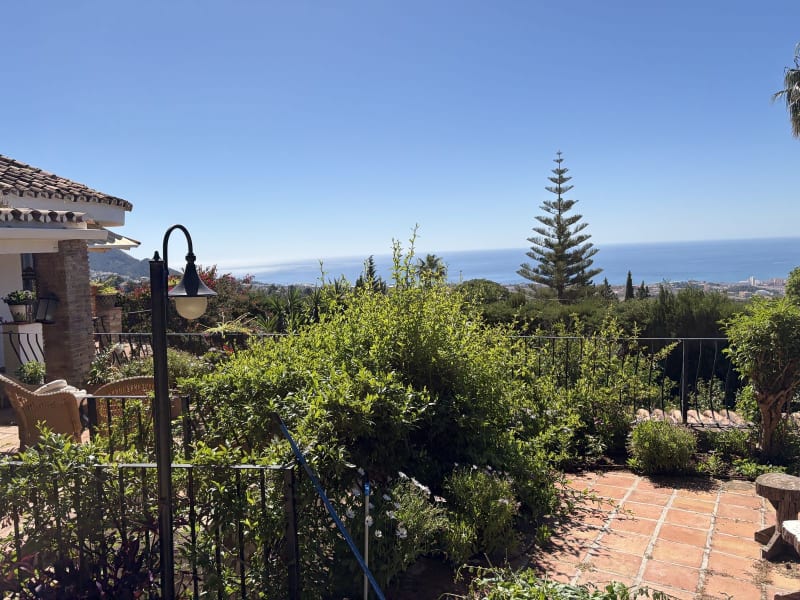 Villa til salgs i Los Naranjos, Mijas